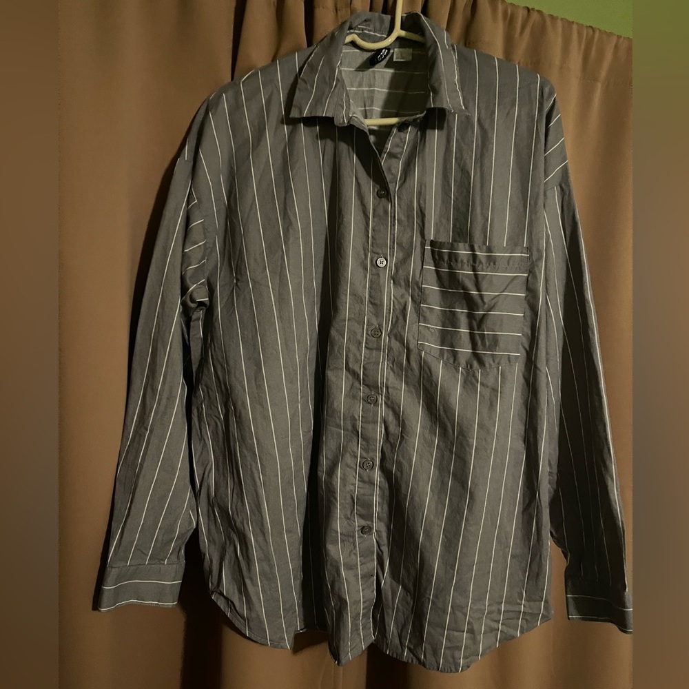 H&M Gray Strip Button Down Shirt